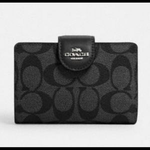 MEDIUM CORNER ZIP WALLET